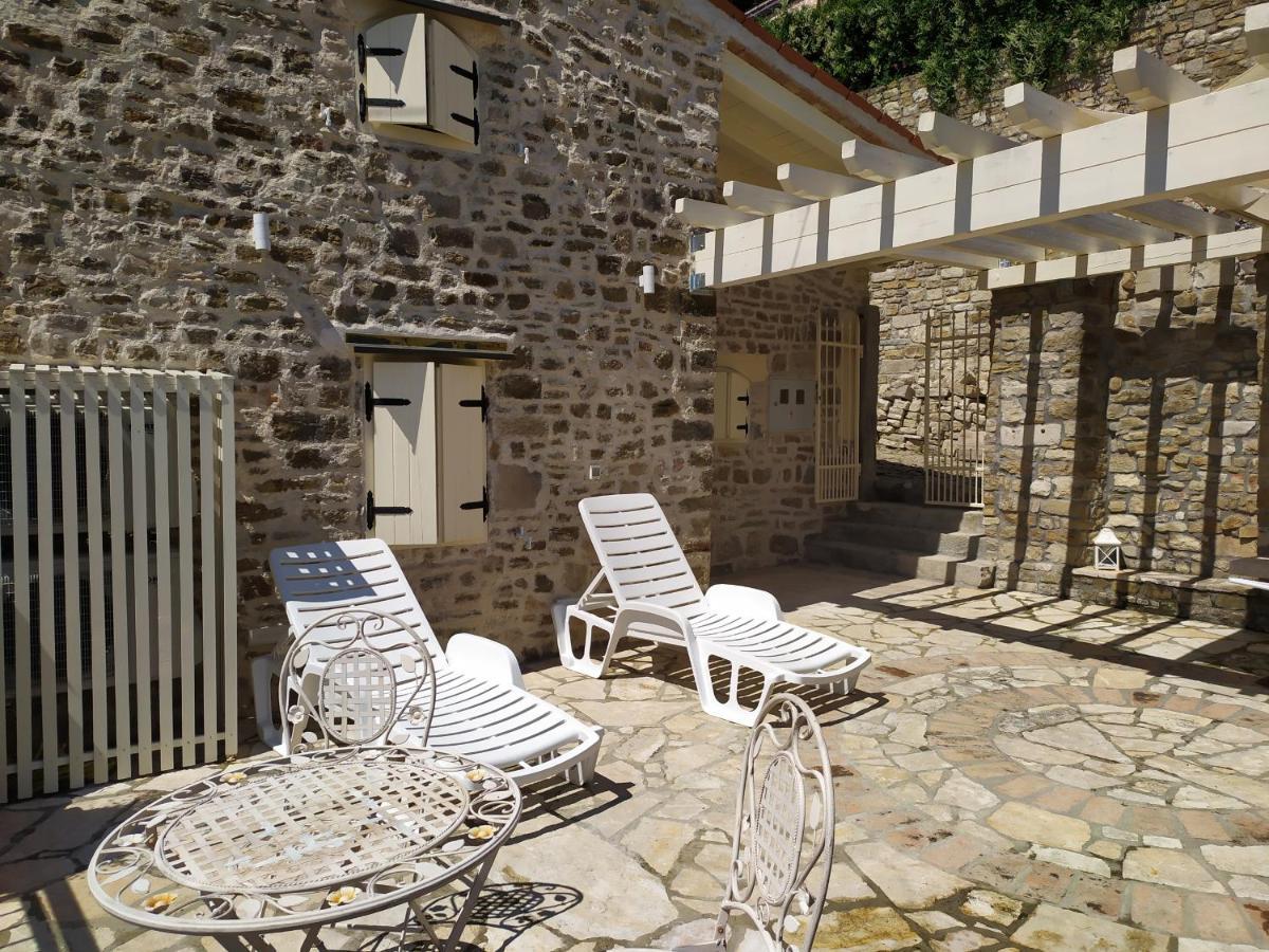 Adora Villa Motovun Exterior photo