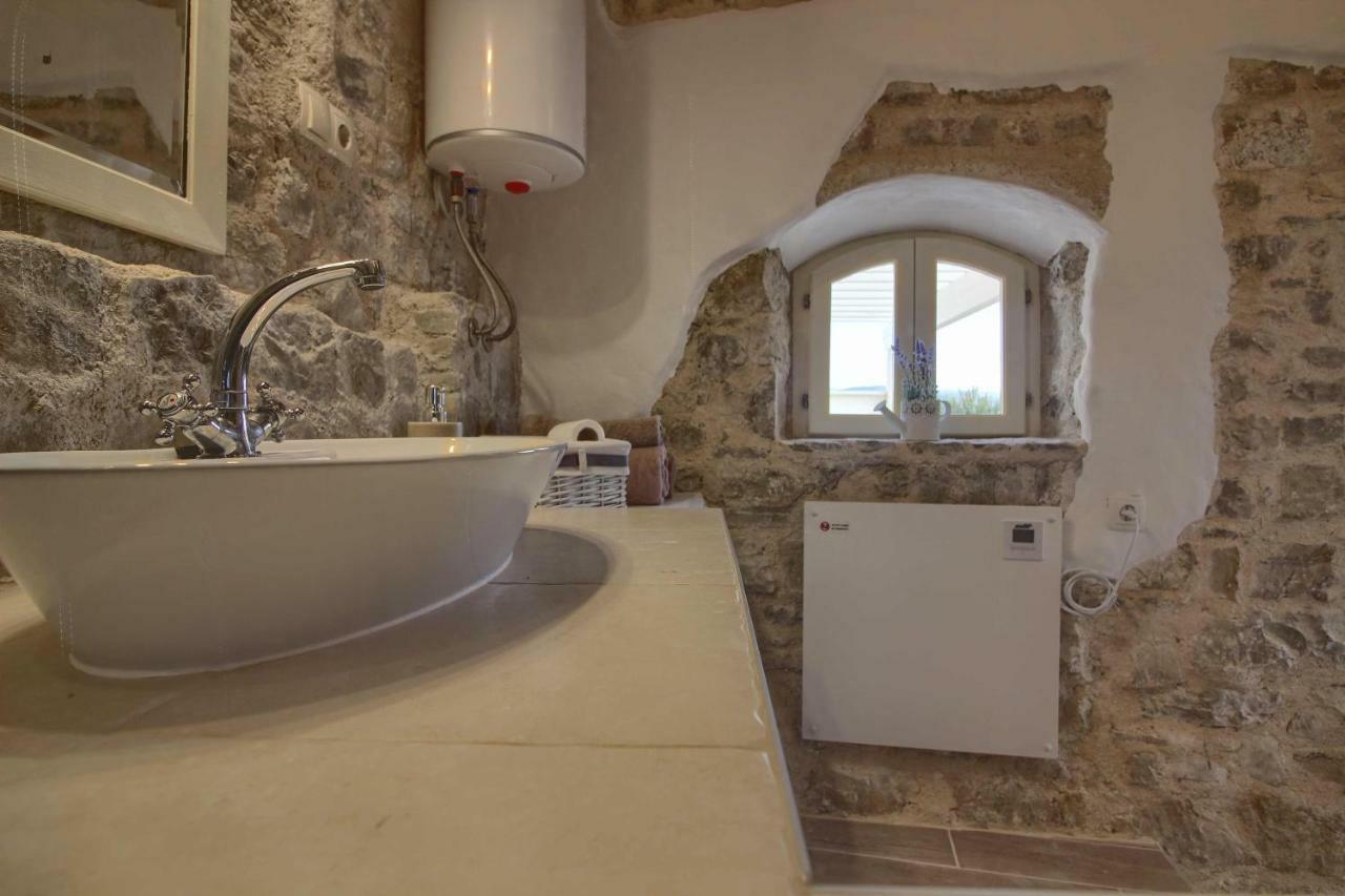 Adora Villa Motovun Exterior photo